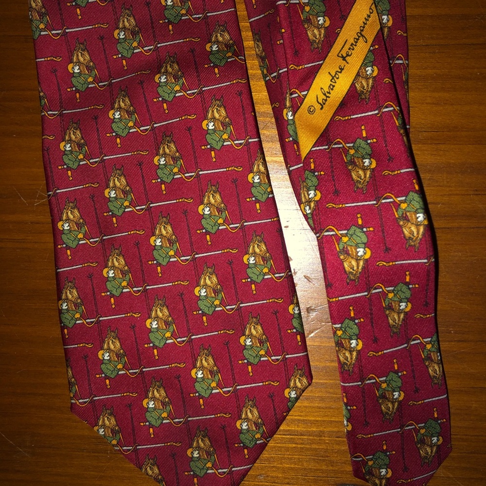 SALVATORE FERRAGAMO vintage silk dark red tie